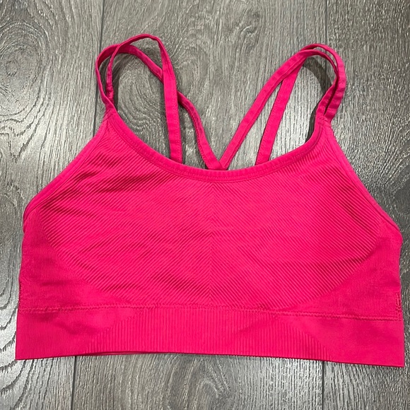 Sports bra in hot pink - Picture 1 of 3